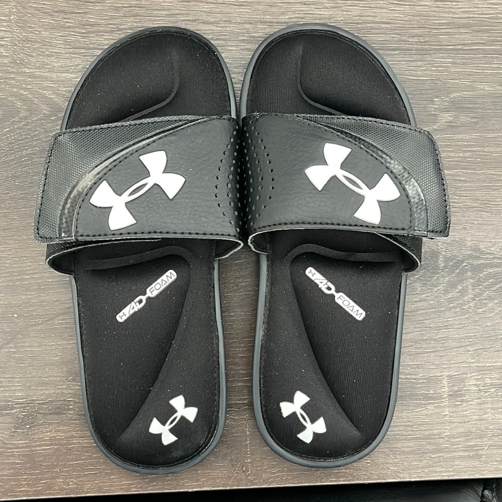 Under-amour slides